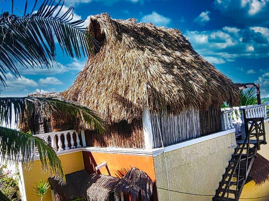 Beachfront Casa Maya Lodge El Cuyo Luaran gambar